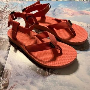 Women's Teva Midform Universal Summer Sandals Water Hiking Shoe 7 Coral color